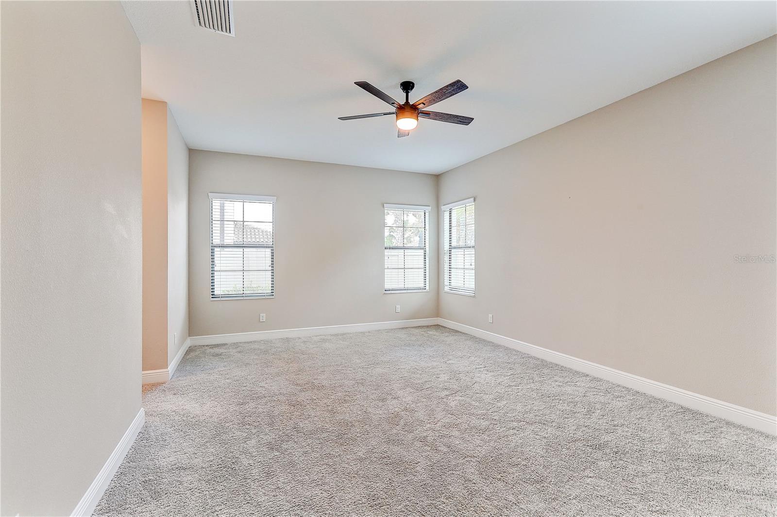 4000 BURDICK LOOP