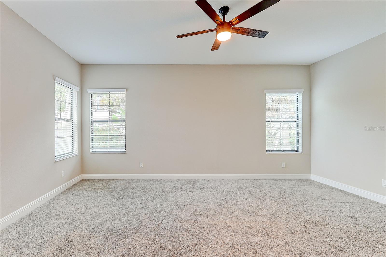 4000 BURDICK LOOP