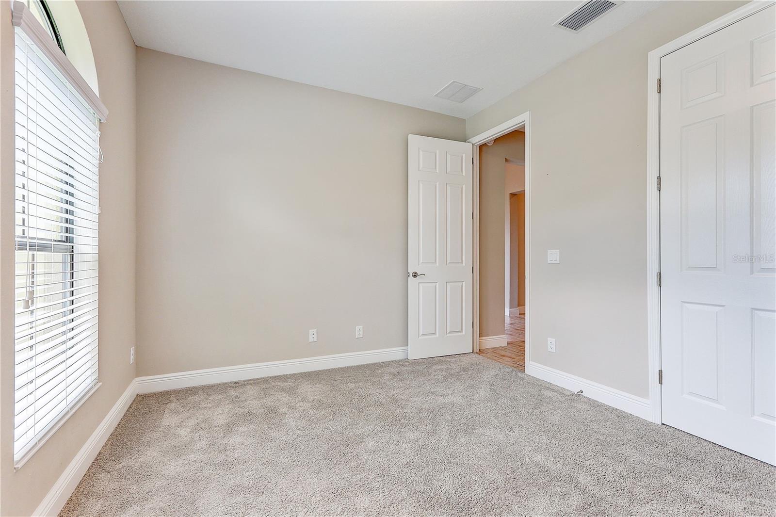 4000 BURDICK LOOP