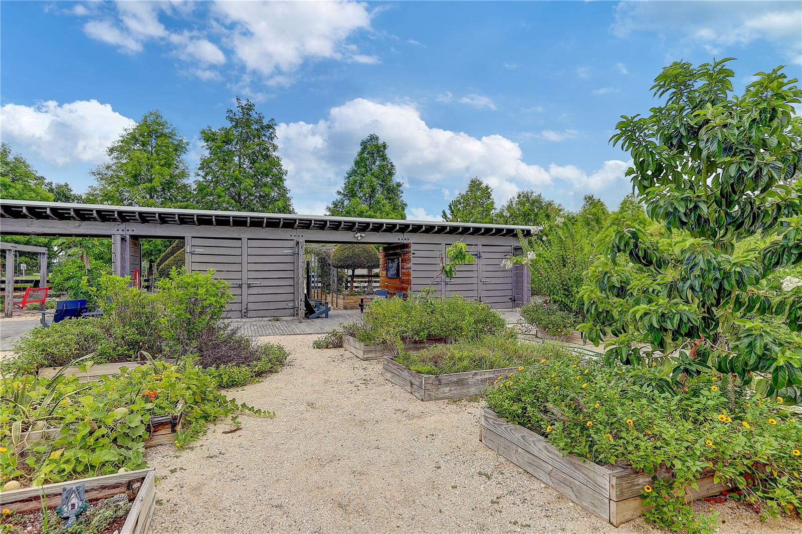 4000 BURDICK LOOP