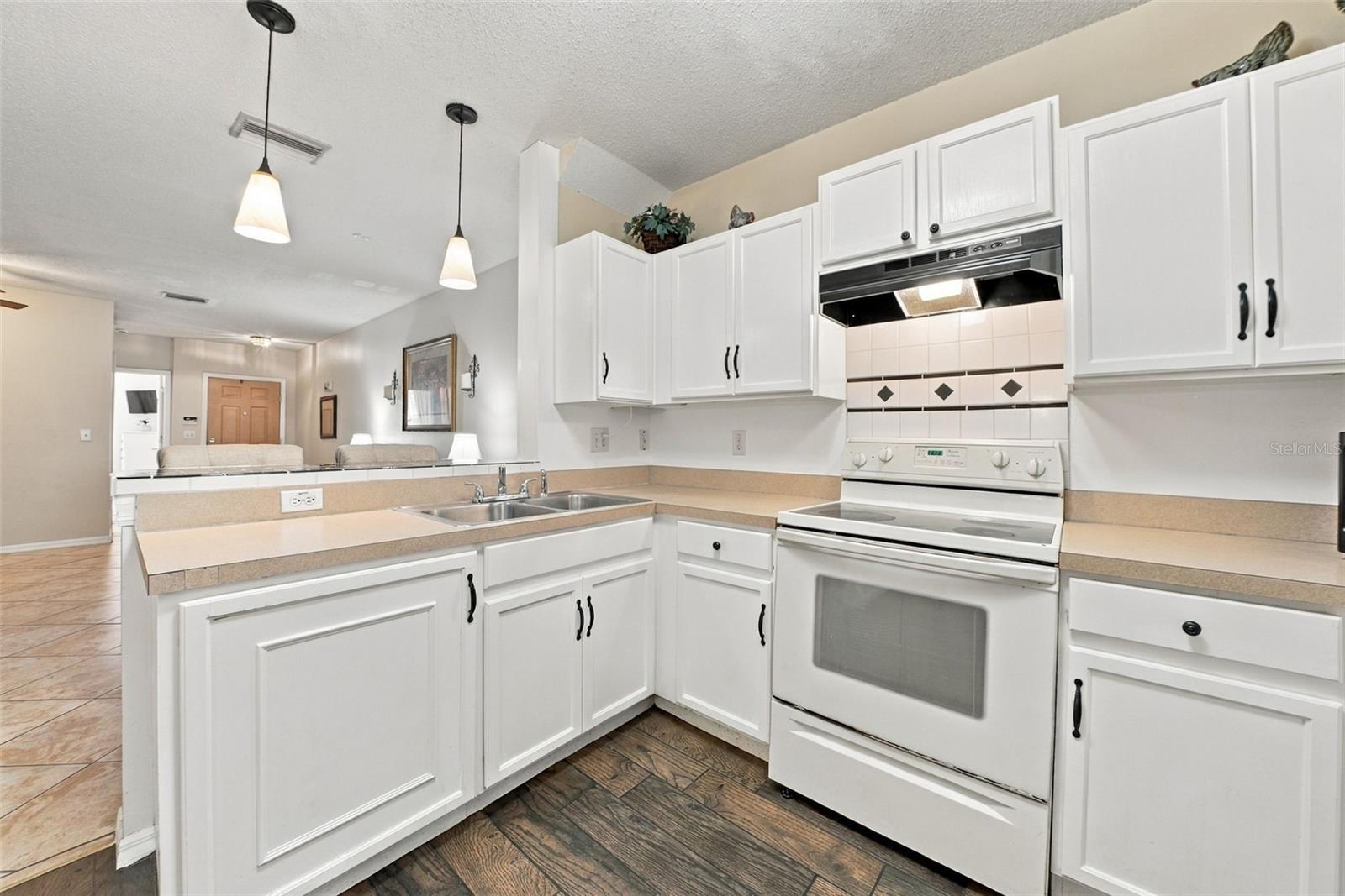 10429 HERON LAKE DR