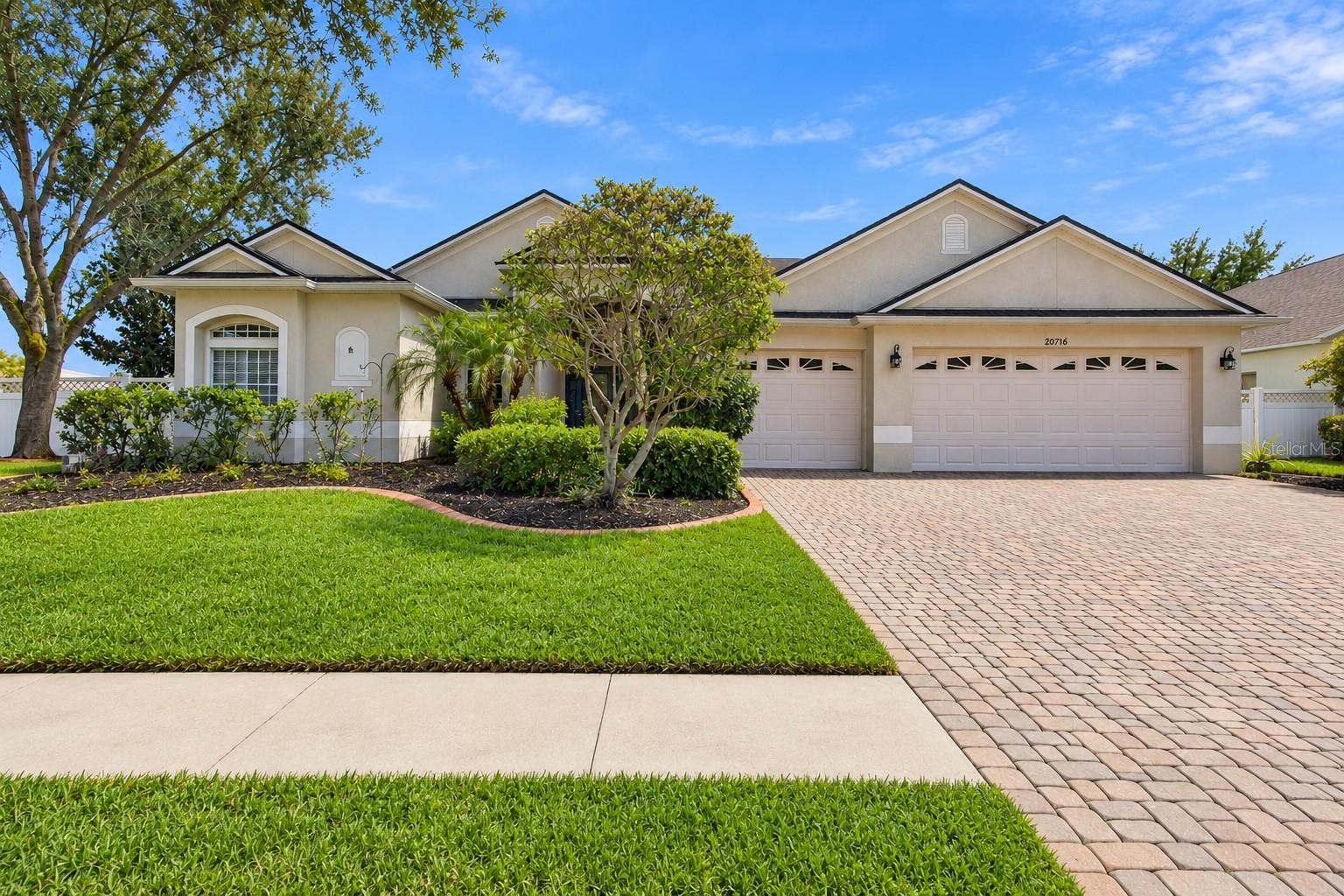 20746 AUBURN LEAF TRL