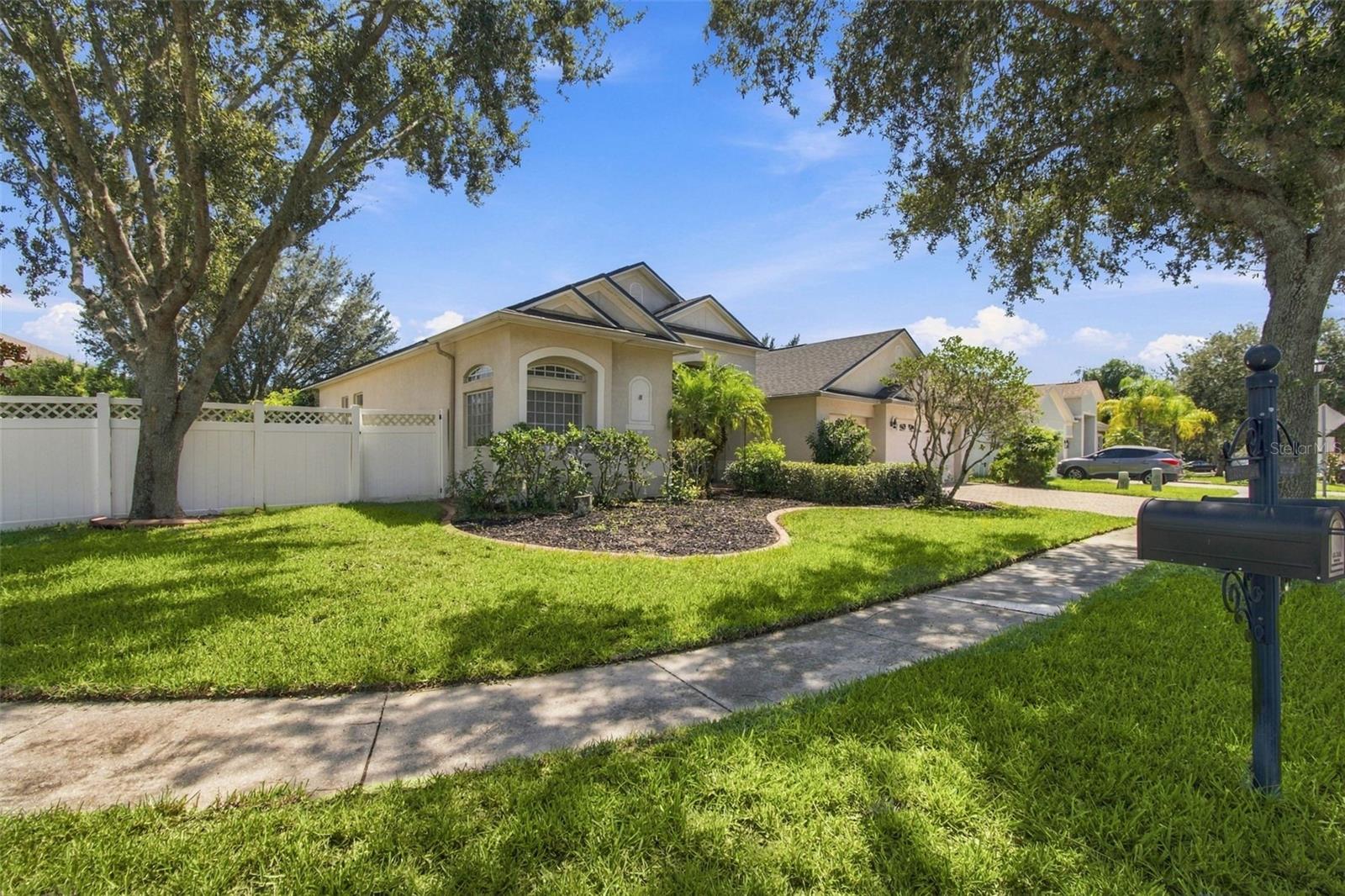 20746 AUBURN LEAF TRL