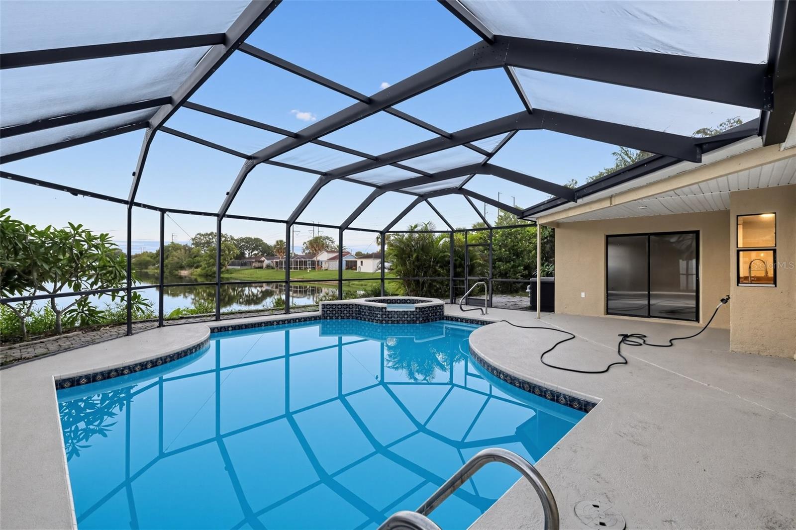 2831 BLOSSOM LK