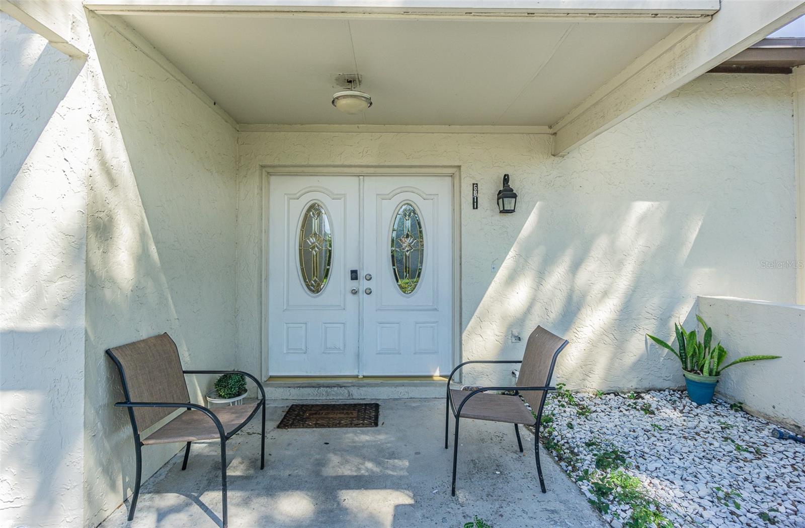 6811 MITCHELL CIR