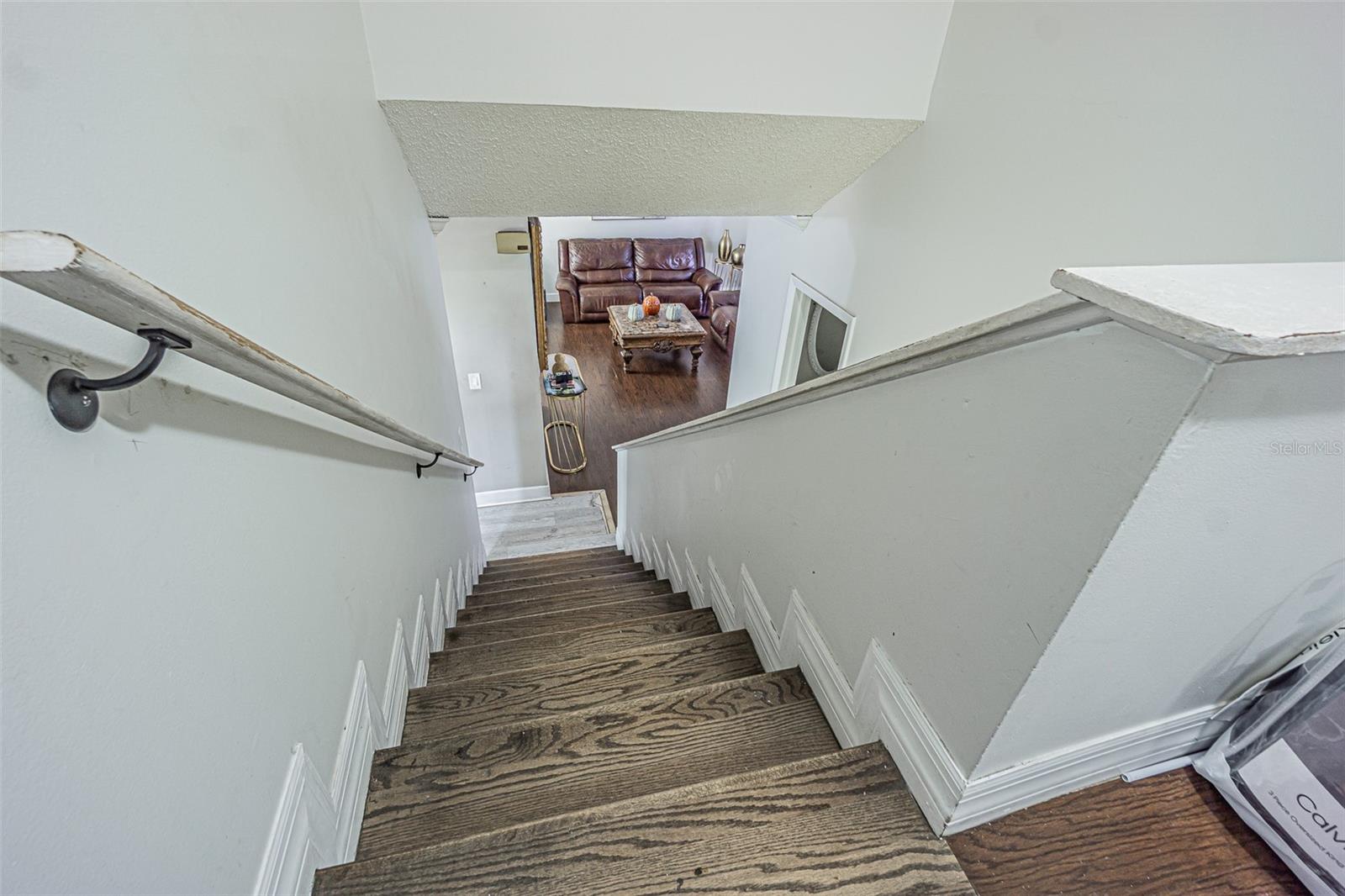 6811 MITCHELL CIR