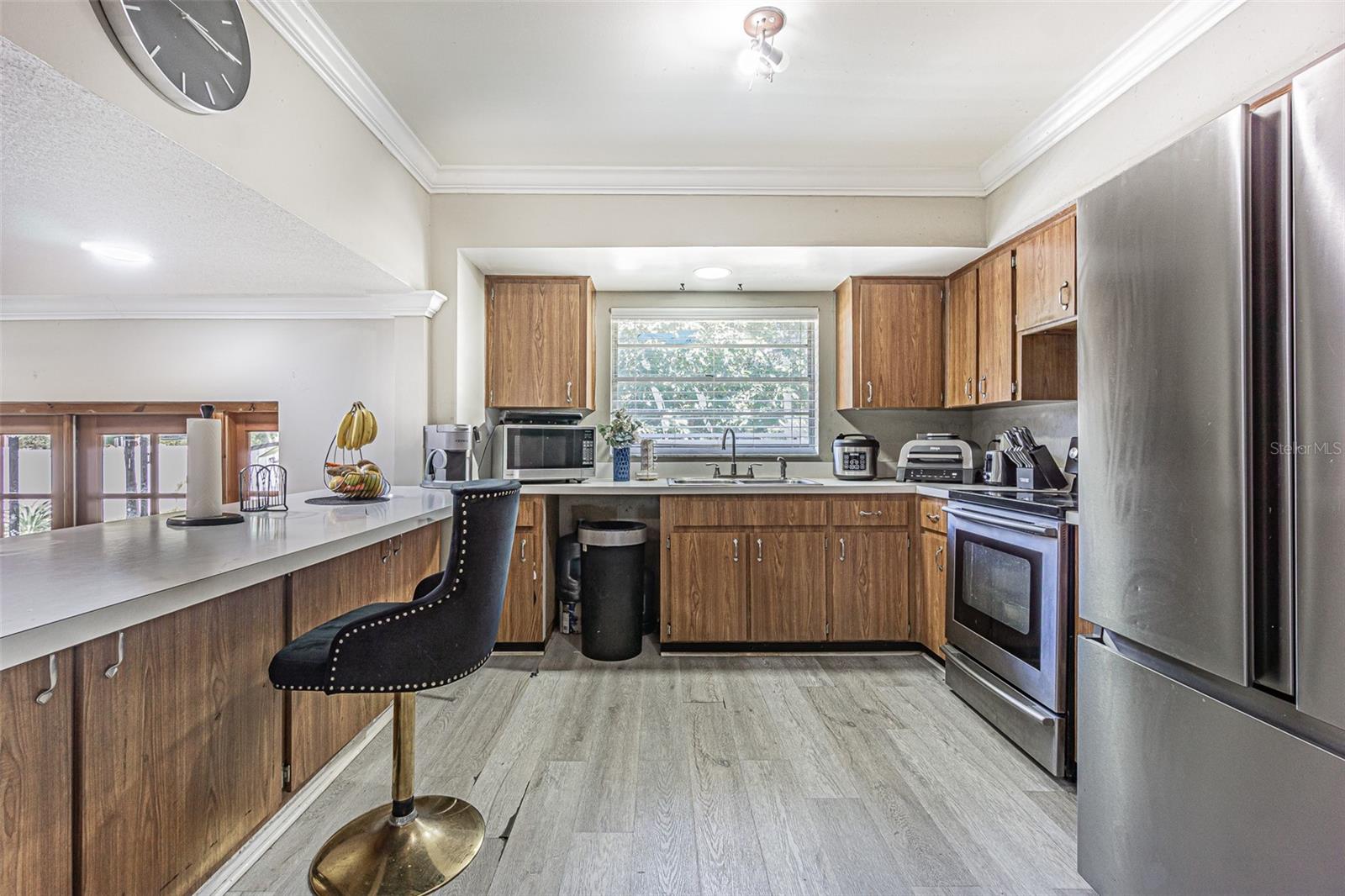 6811 MITCHELL CIR