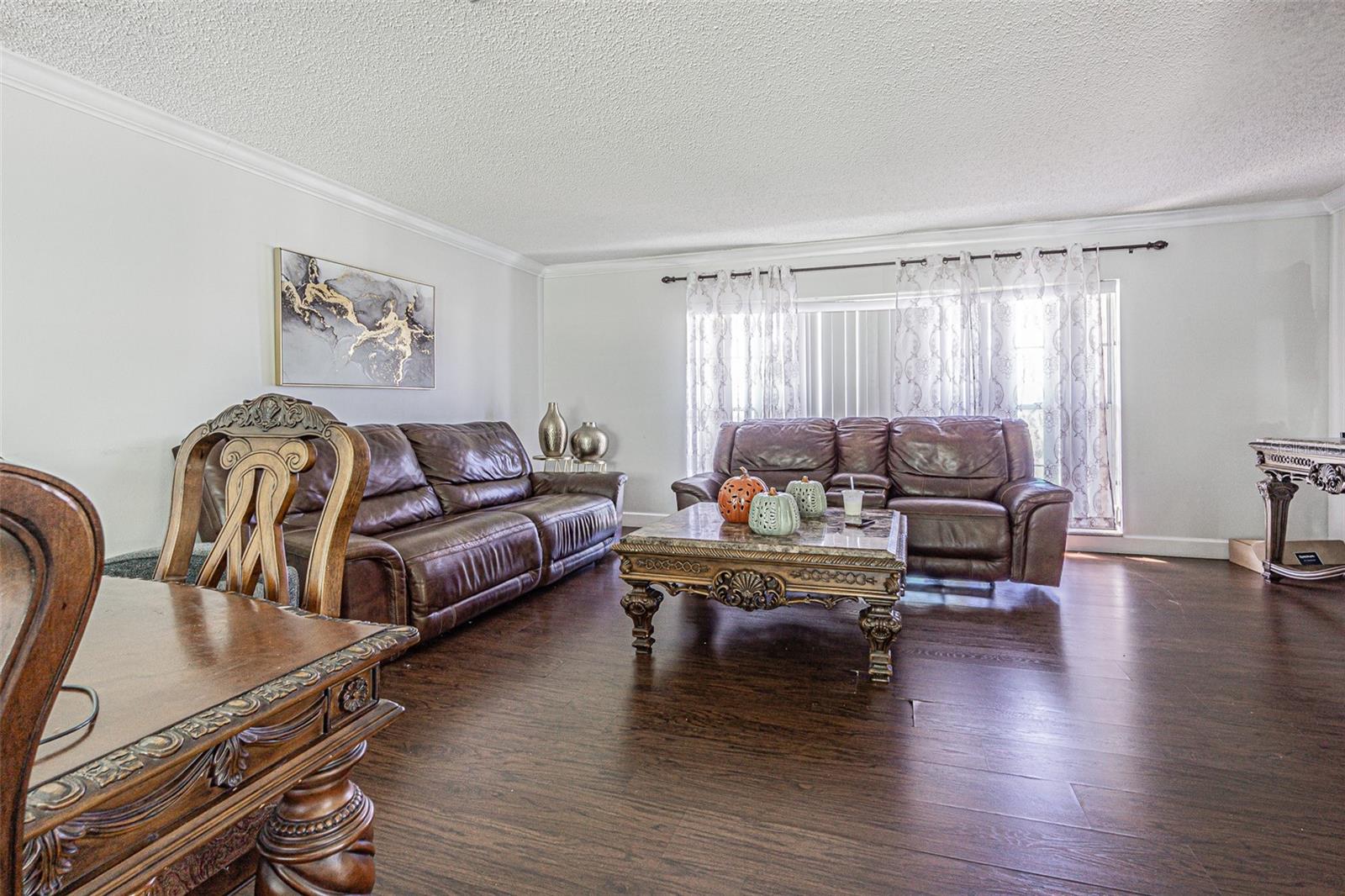 6811 MITCHELL CIR