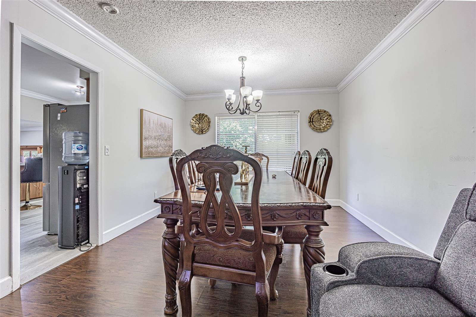 6811 MITCHELL CIR