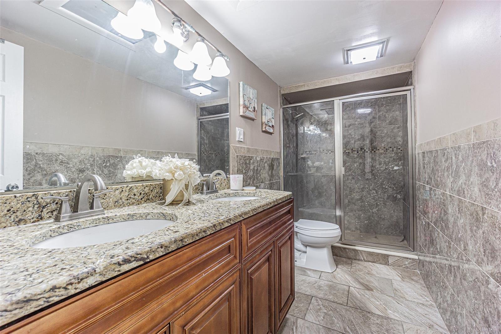 6811 MITCHELL CIR