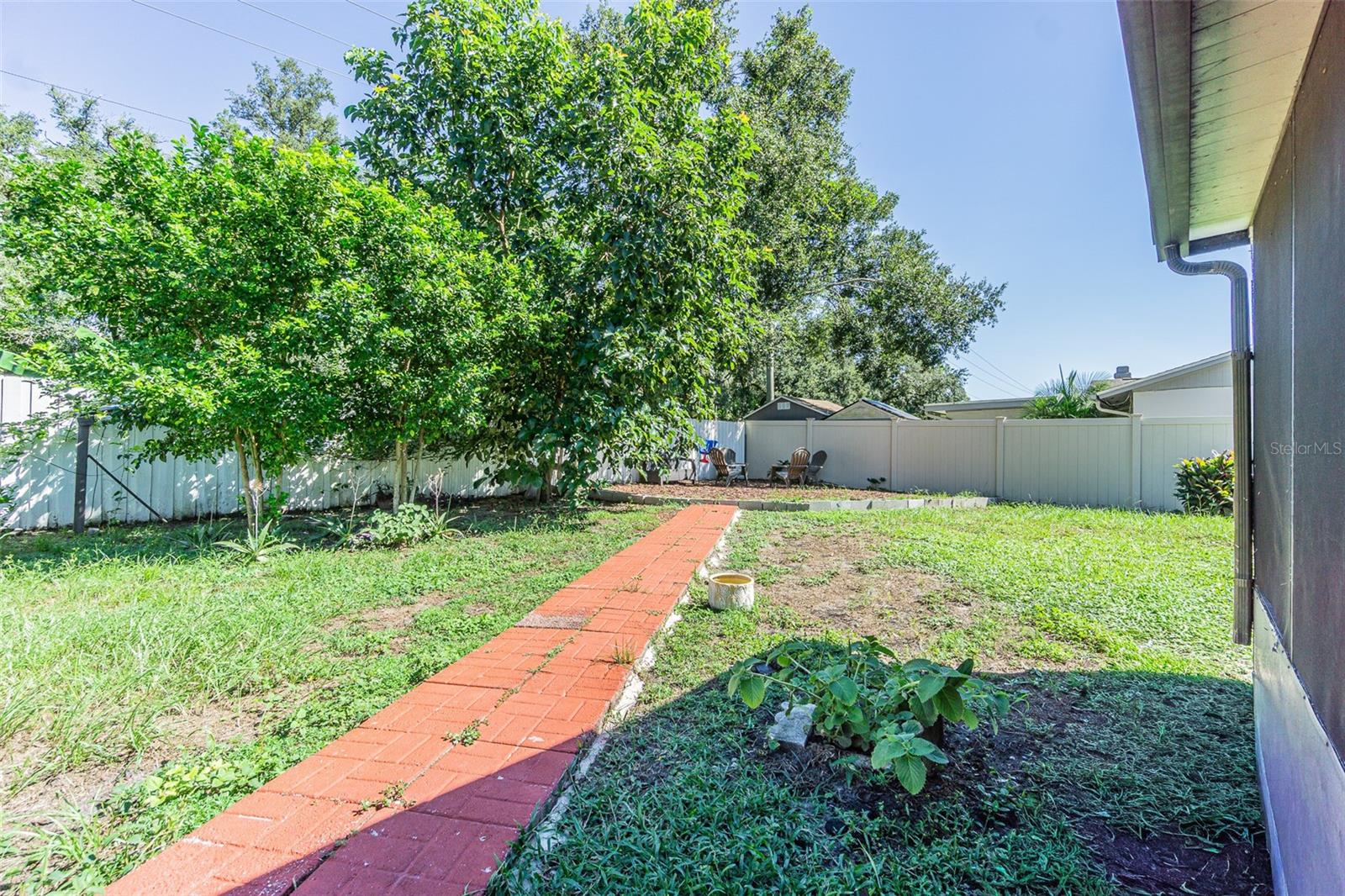 6811 MITCHELL CIR