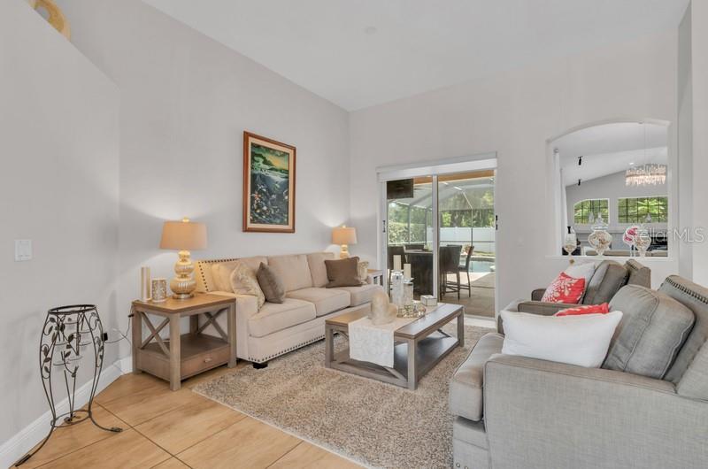 1001 SPLIT SILK ST