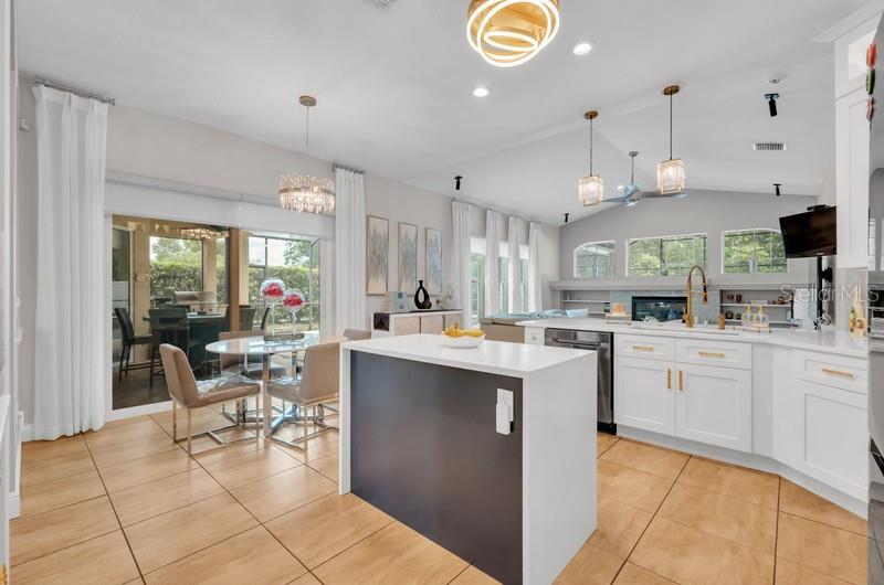 1001 SPLIT SILK ST