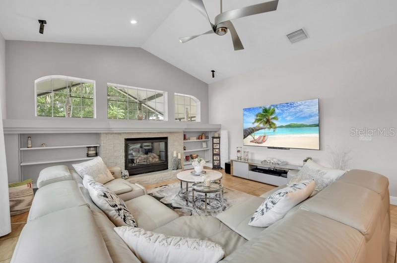 1001 SPLIT SILK ST