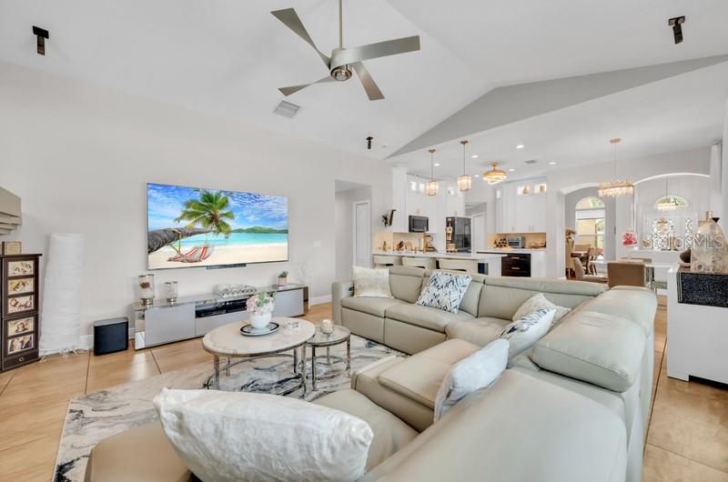 1001 SPLIT SILK ST