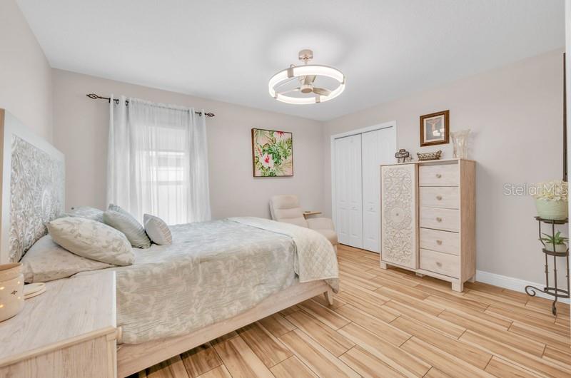 1001 SPLIT SILK ST