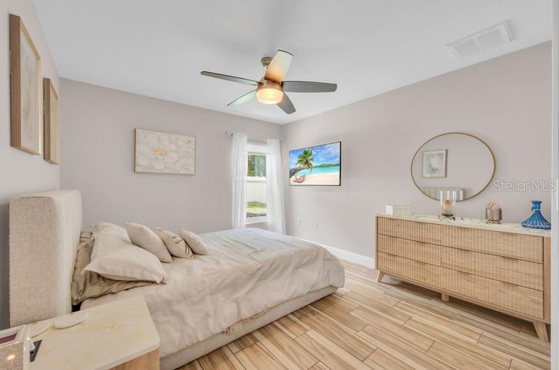 1001 SPLIT SILK ST
