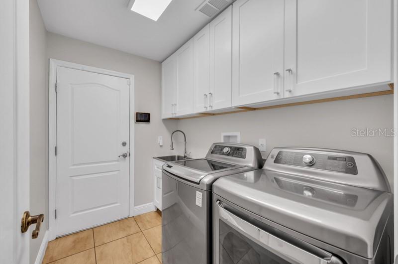 1001 SPLIT SILK ST