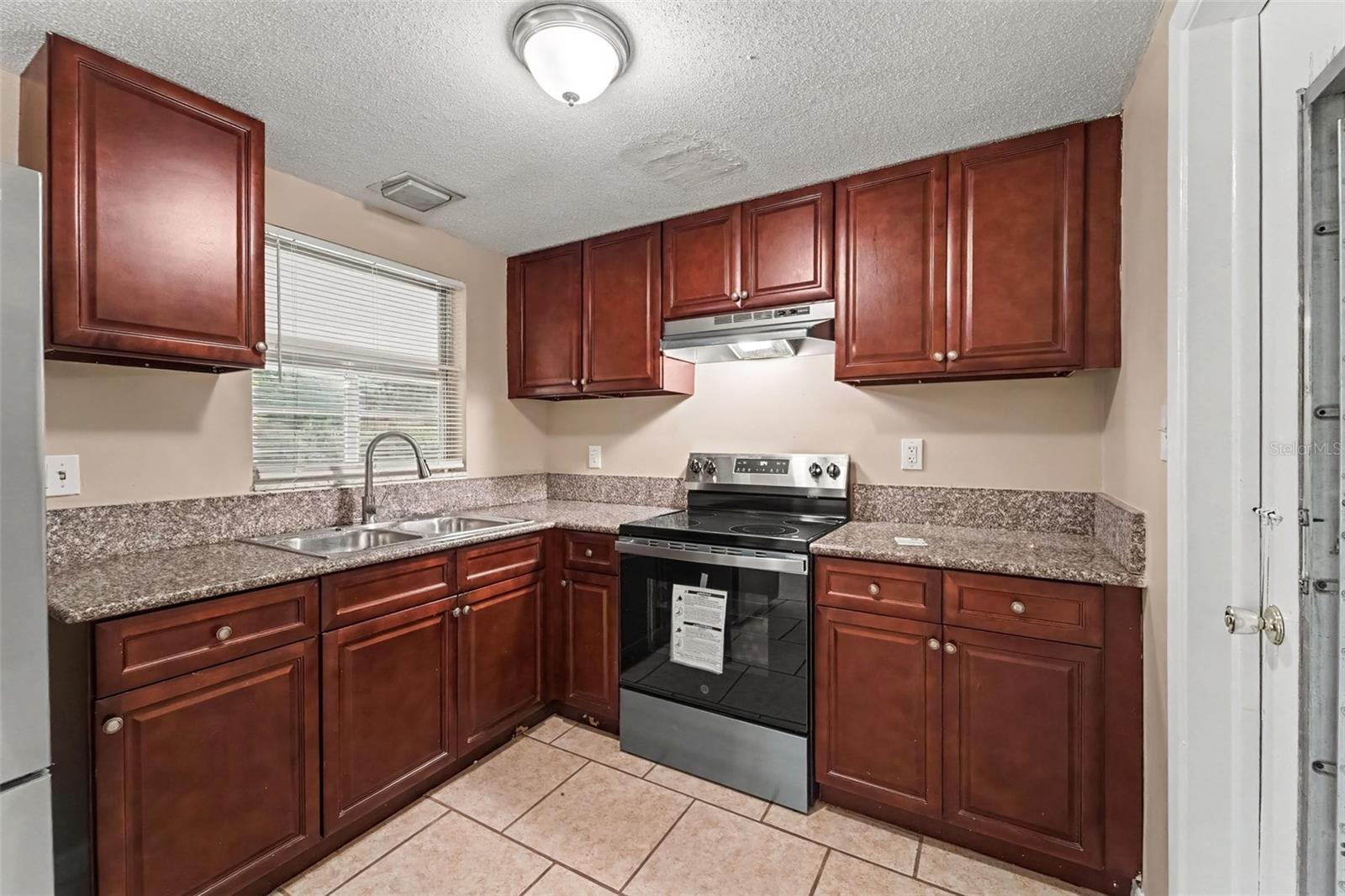 10632 LABURNUM DR