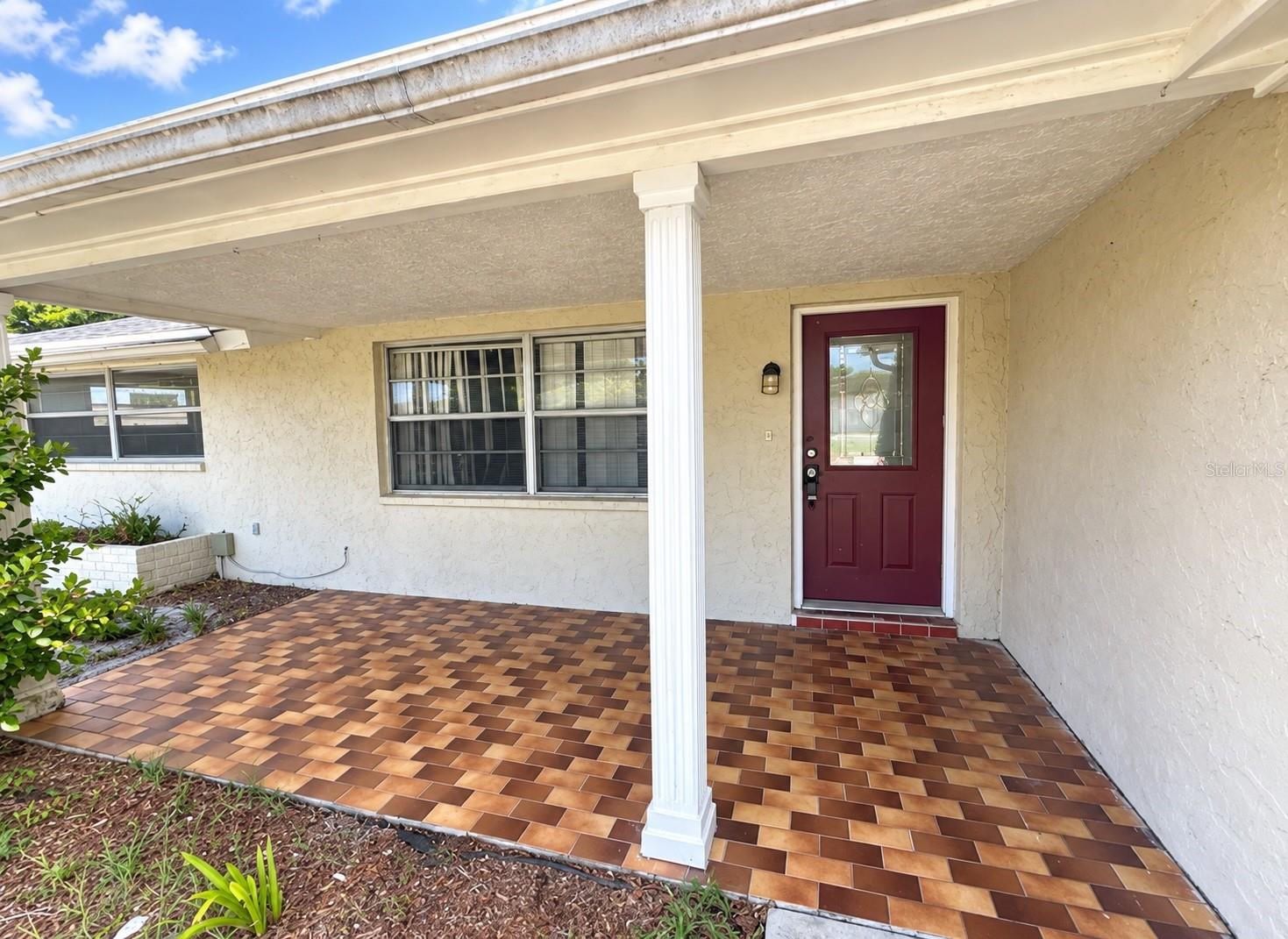 8952 STERLING LN