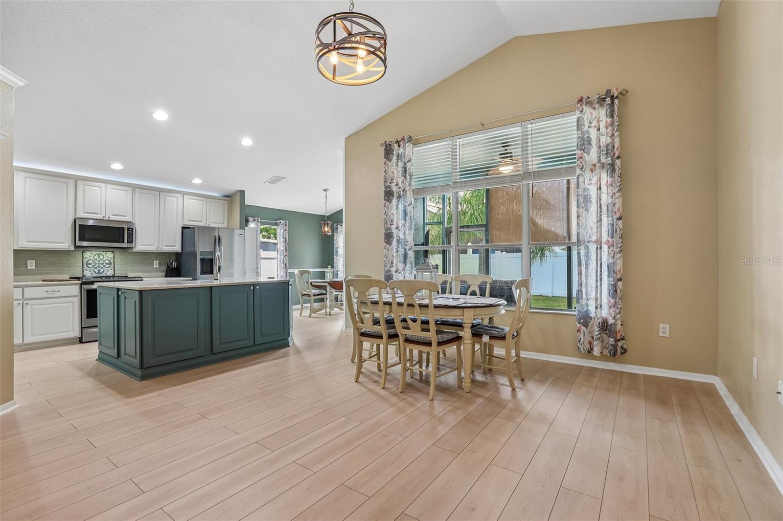 2546 ARROWPOINTE DR