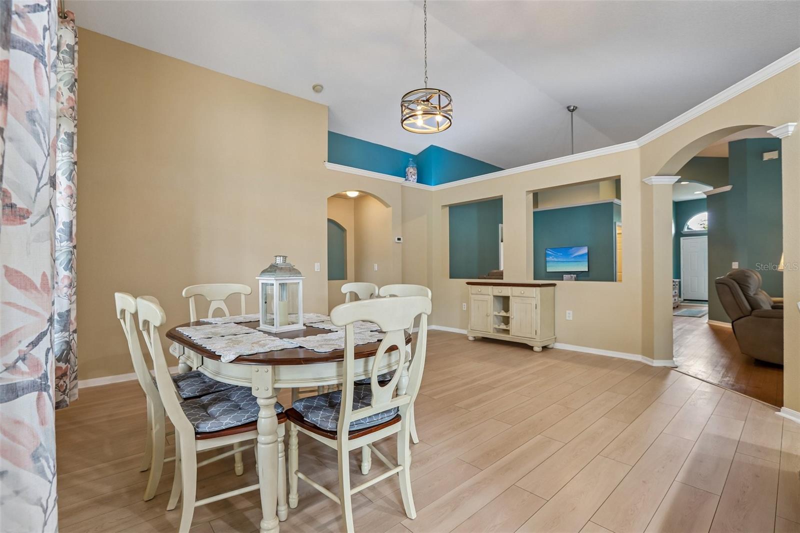 2546 ARROWPOINTE DR