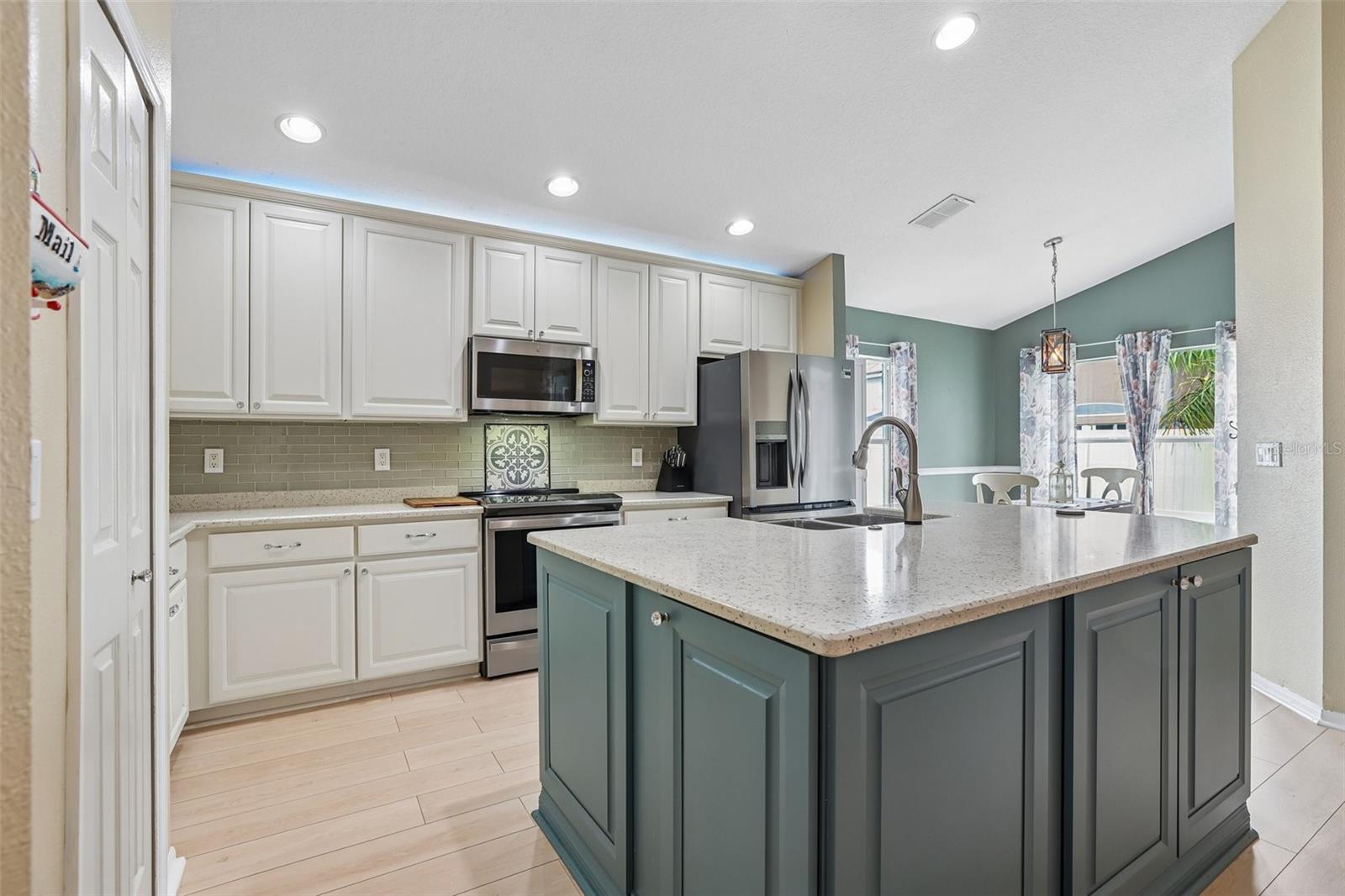 2546 ARROWPOINTE DR