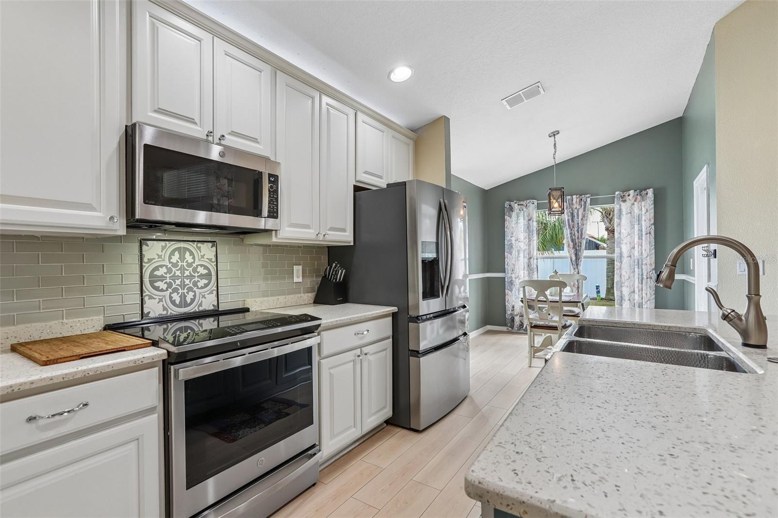 2546 ARROWPOINTE DR