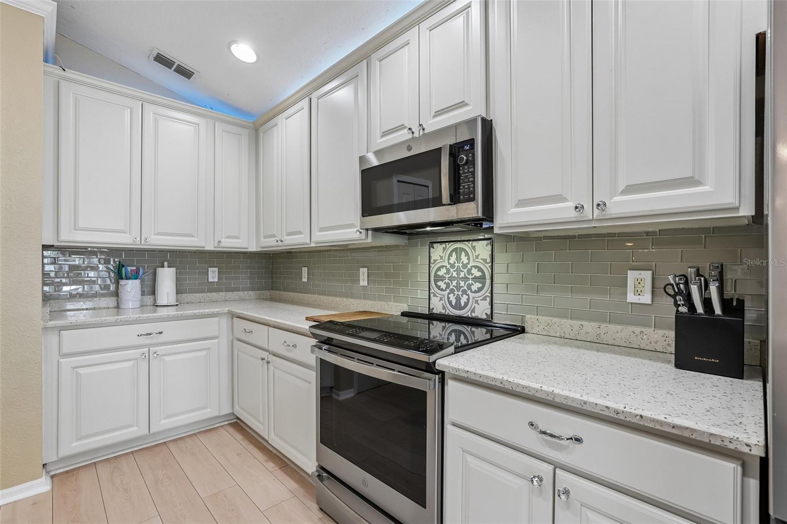 2546 ARROWPOINTE DR