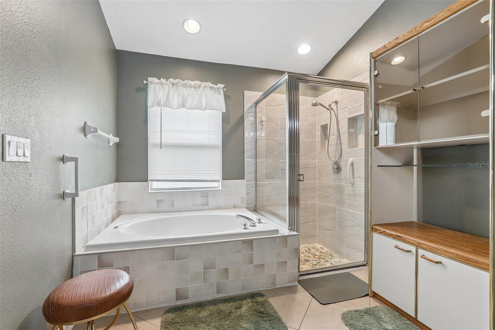 2546 ARROWPOINTE DR