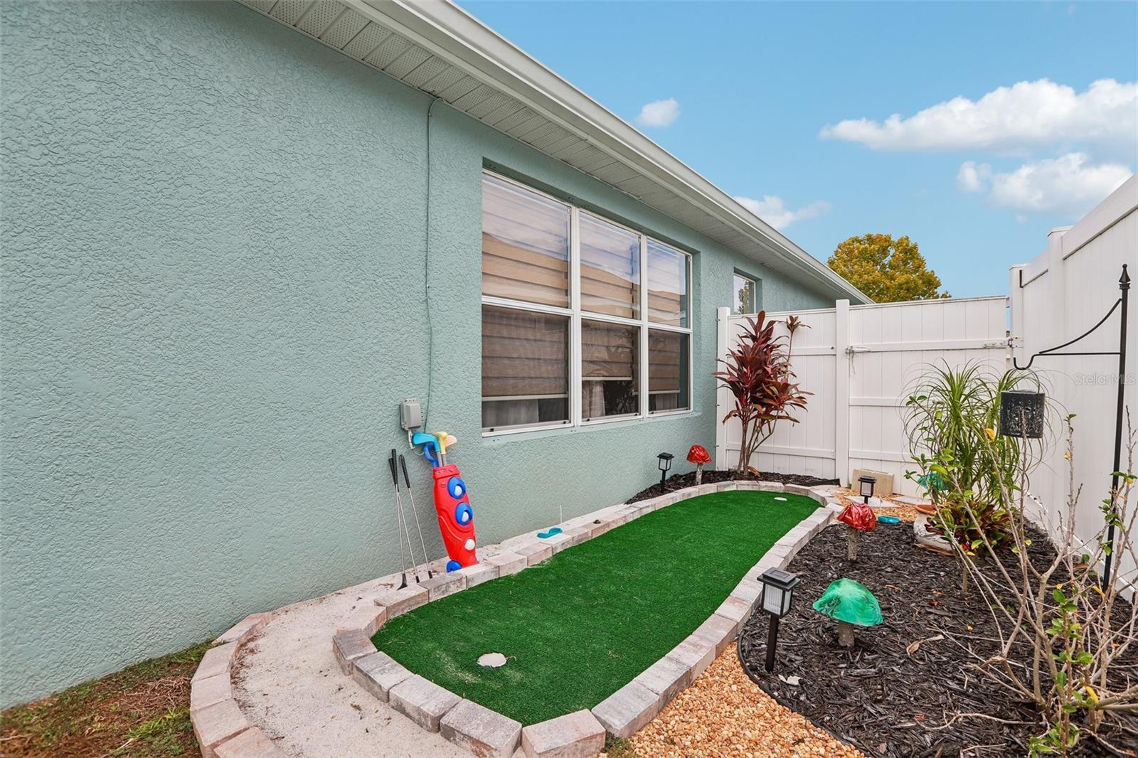 2546 ARROWPOINTE DR