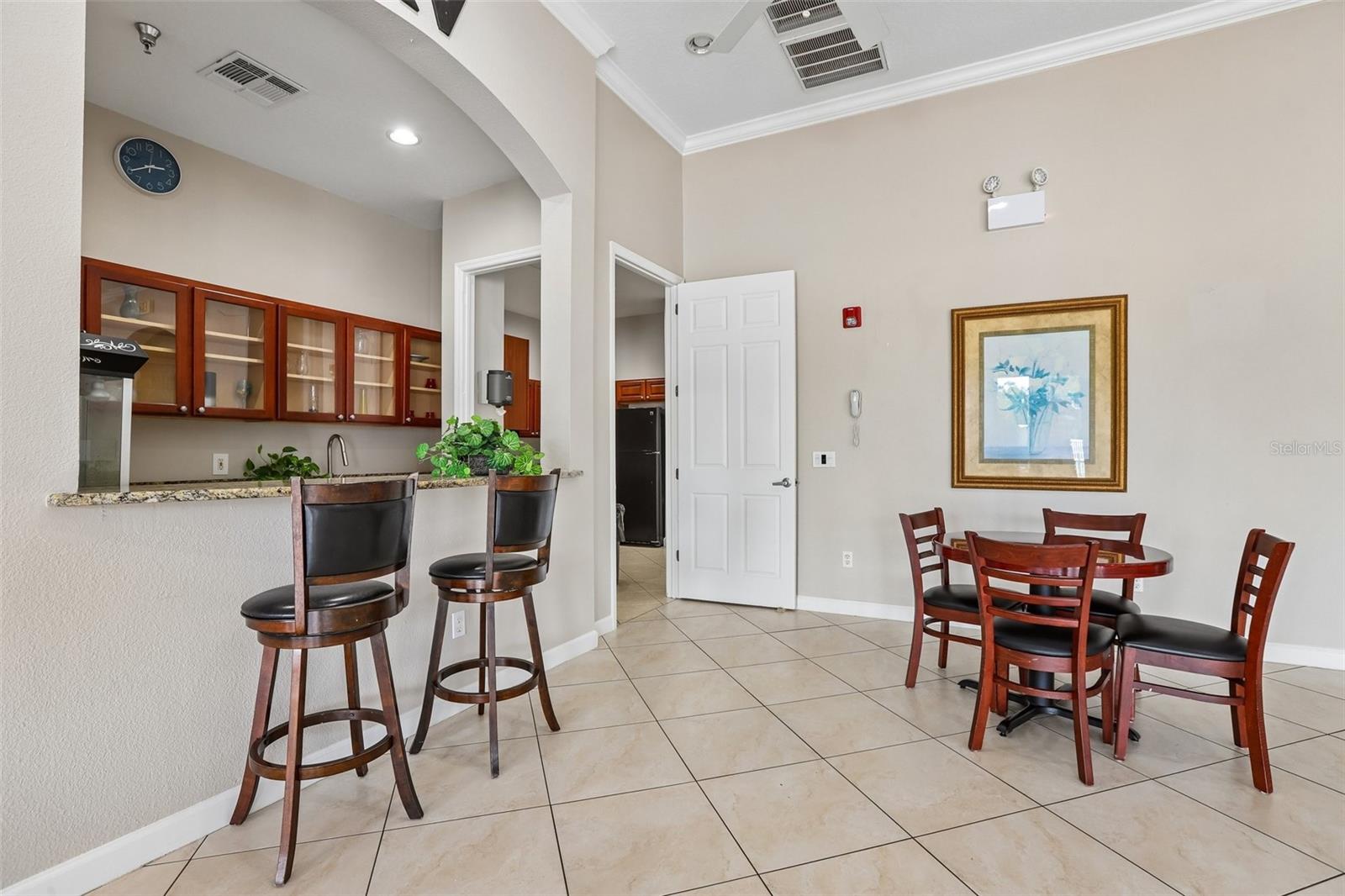2546 ARROWPOINTE DR