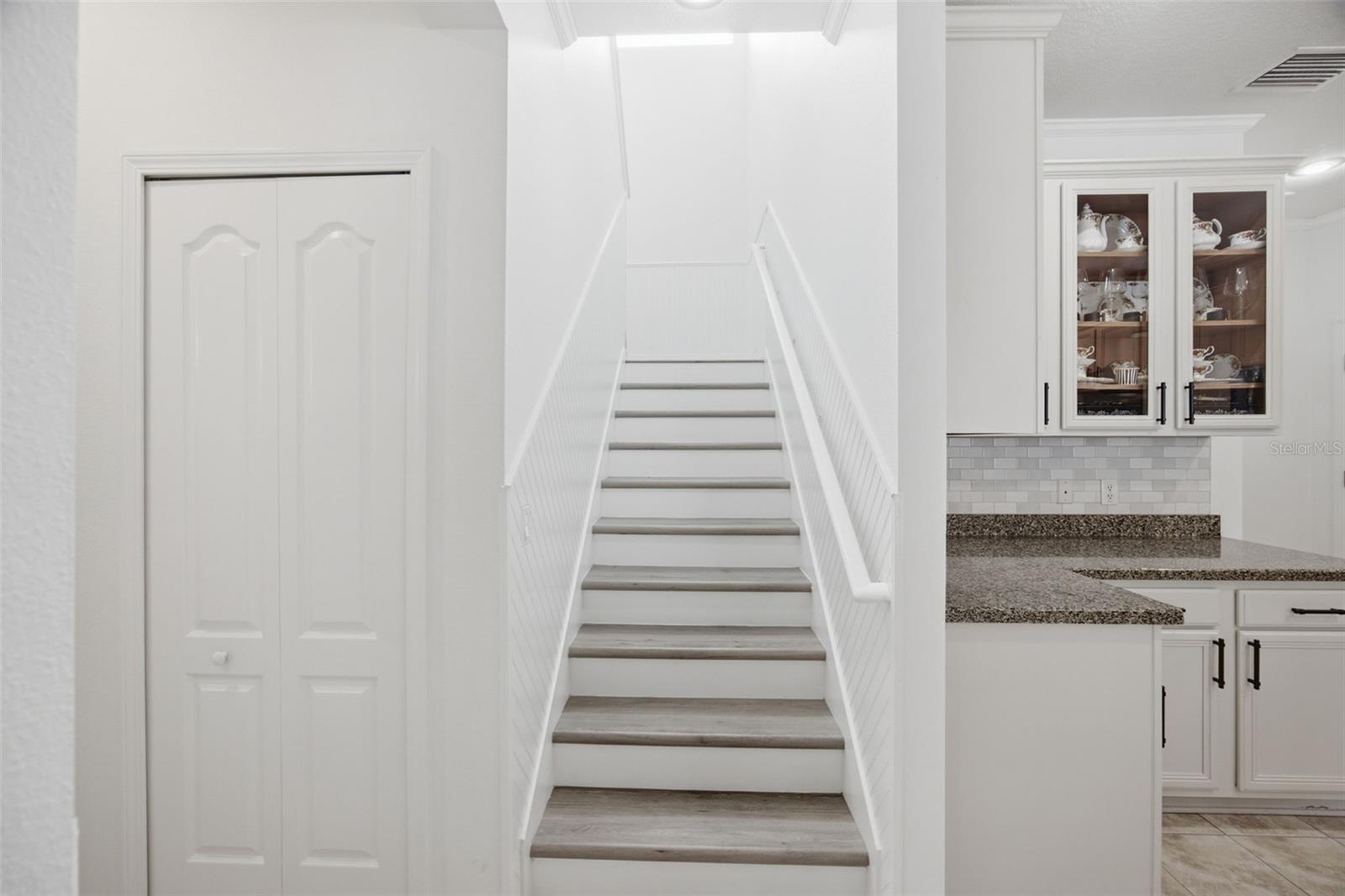 2524 CROSS MORE ST