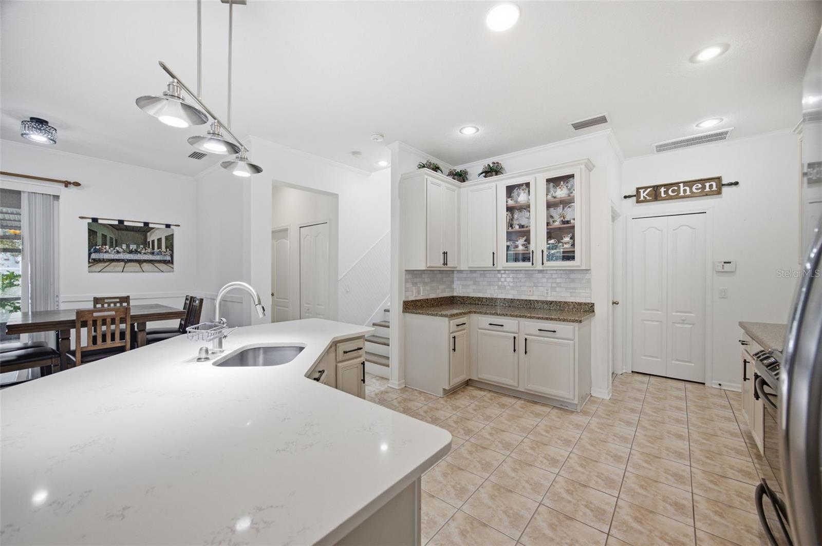 2524 CROSS MORE ST
