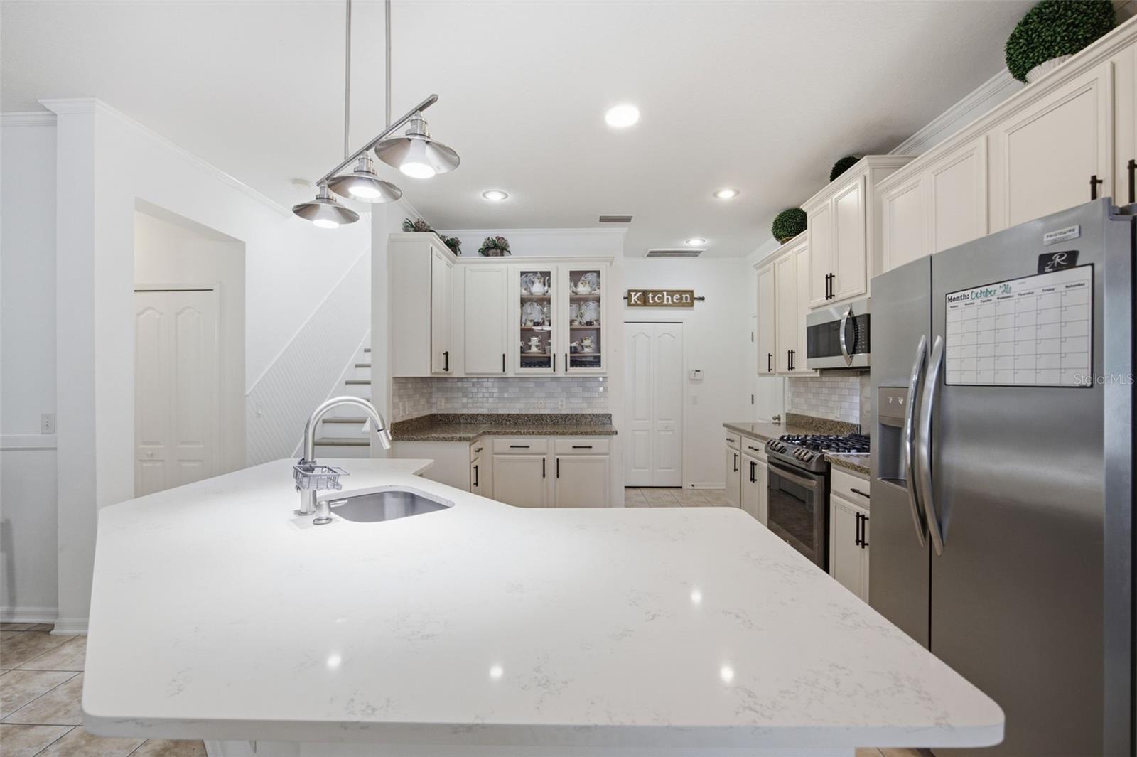 2524 CROSS MORE ST