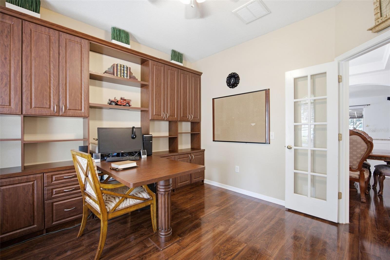 2524 CROSS MORE ST