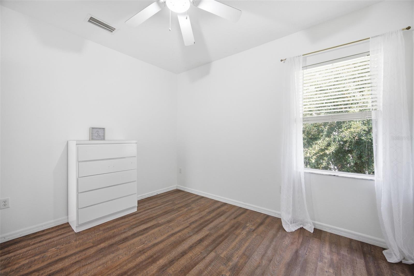2524 CROSS MORE ST