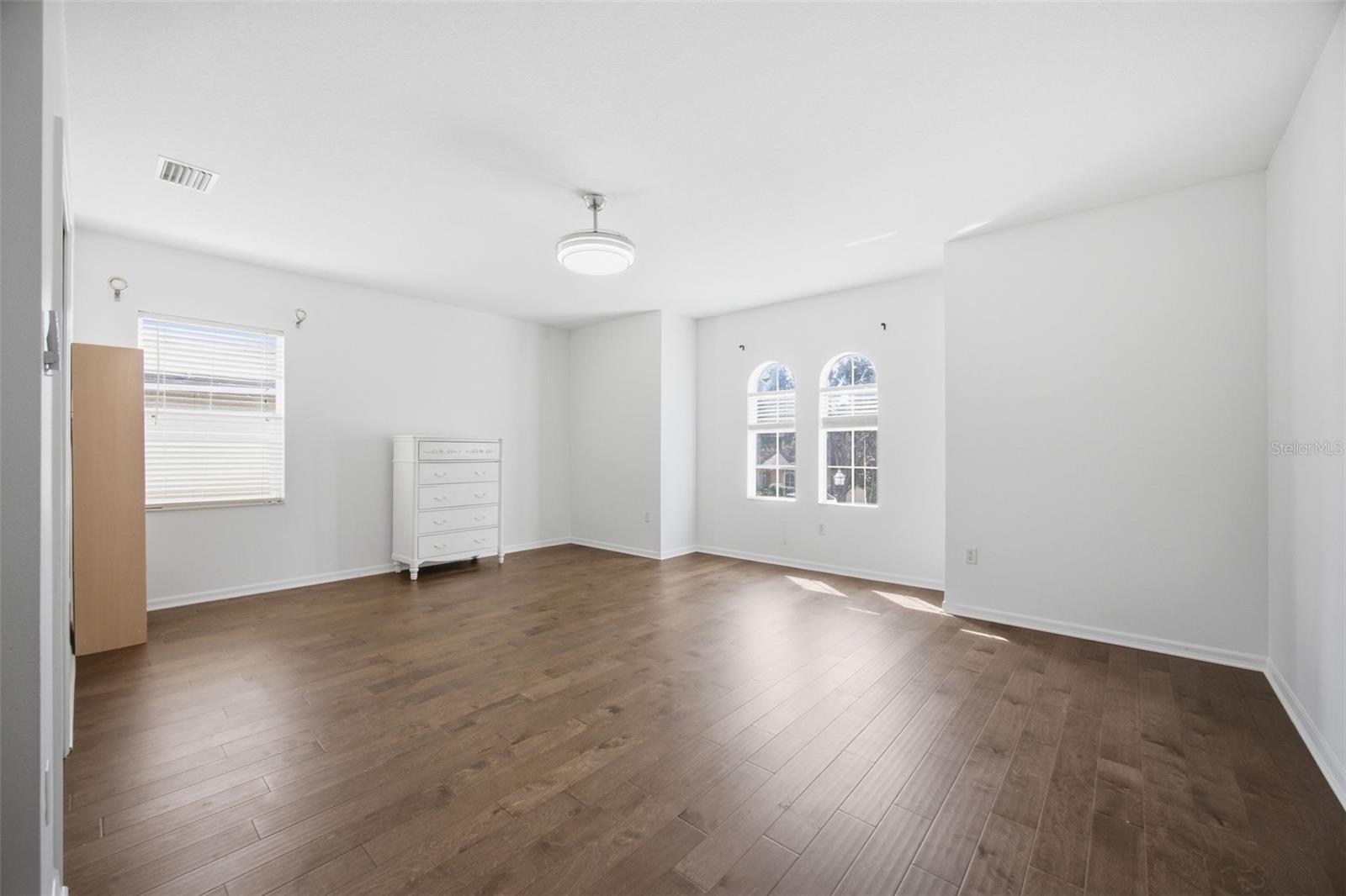 2524 CROSS MORE ST
