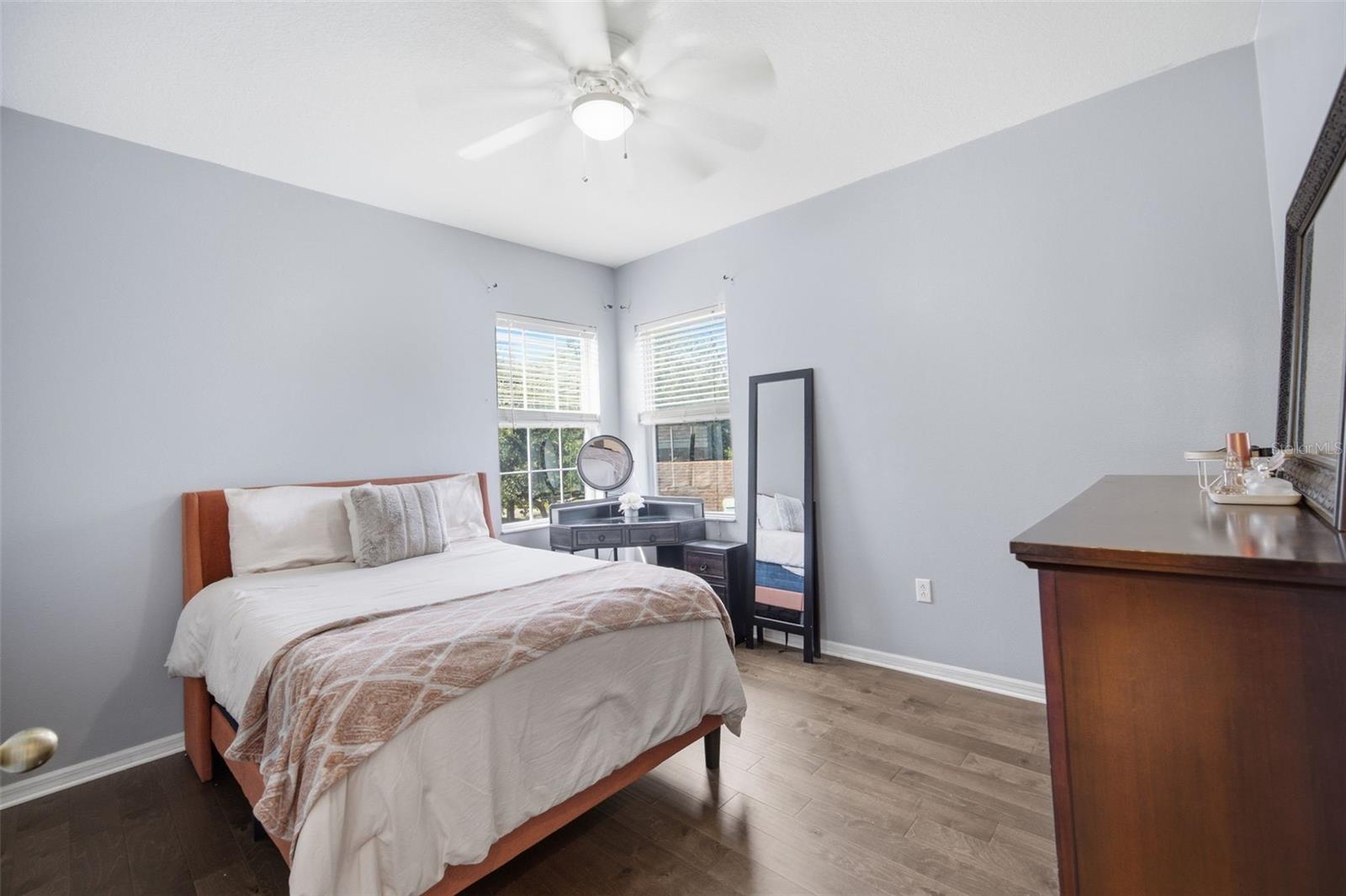2524 CROSS MORE ST