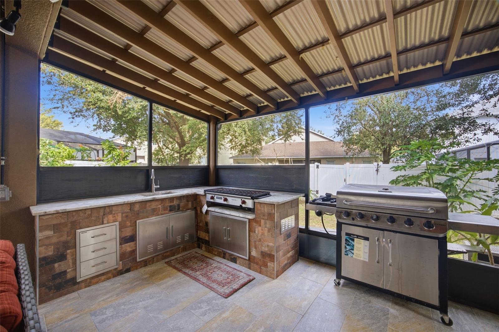 2524 CROSS MORE ST
