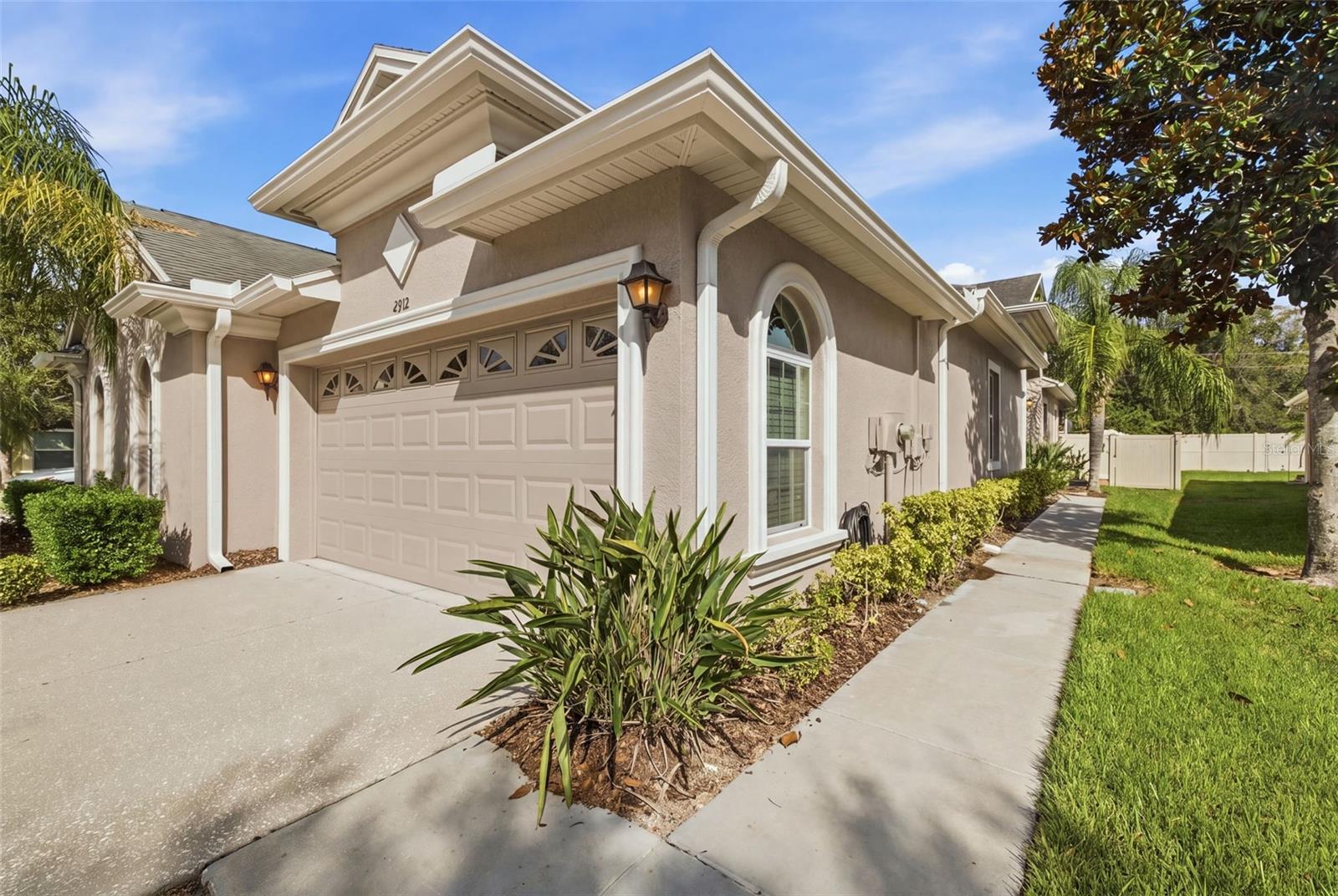 2912 DEVONOAK BLVD