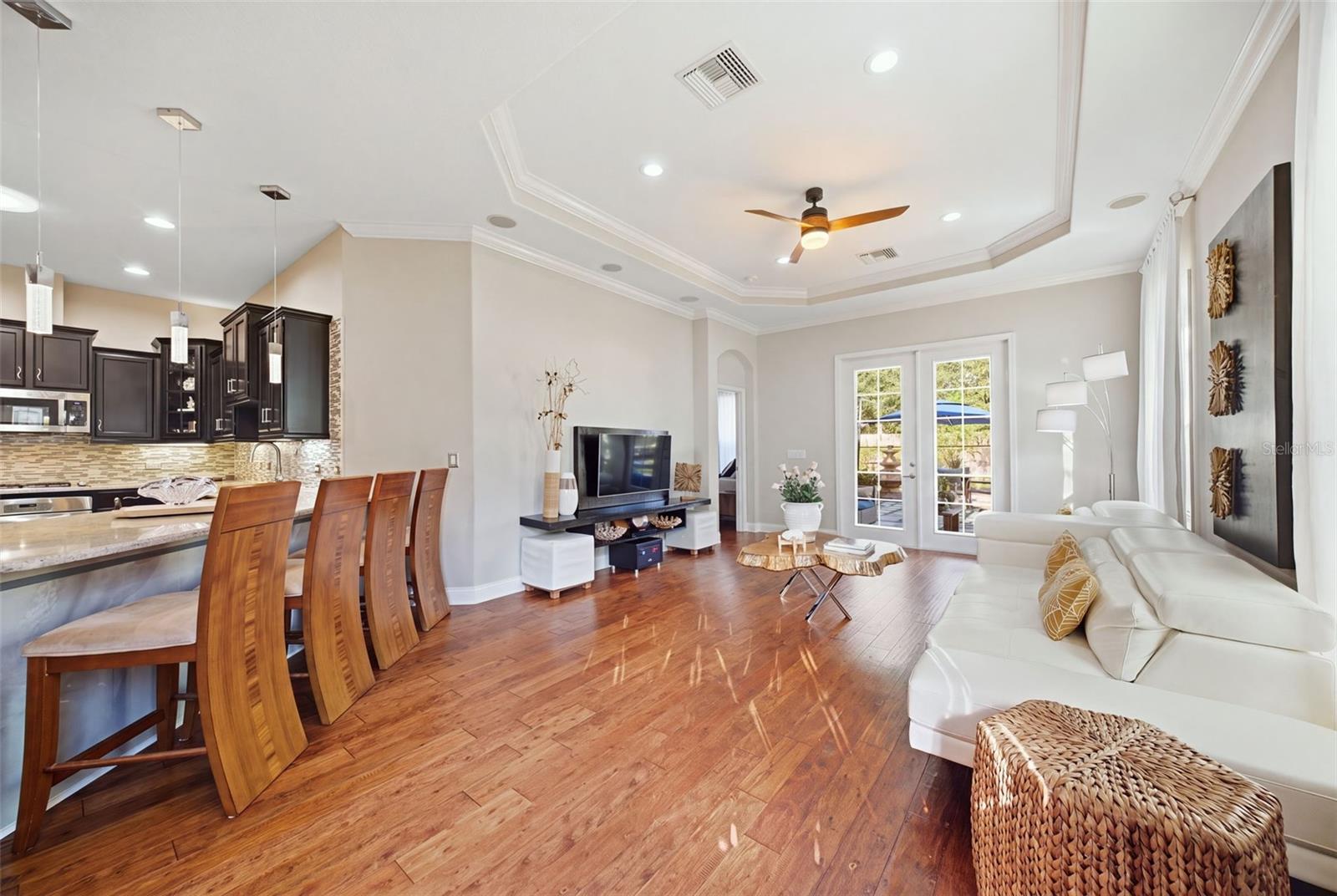 2912 DEVONOAK BLVD