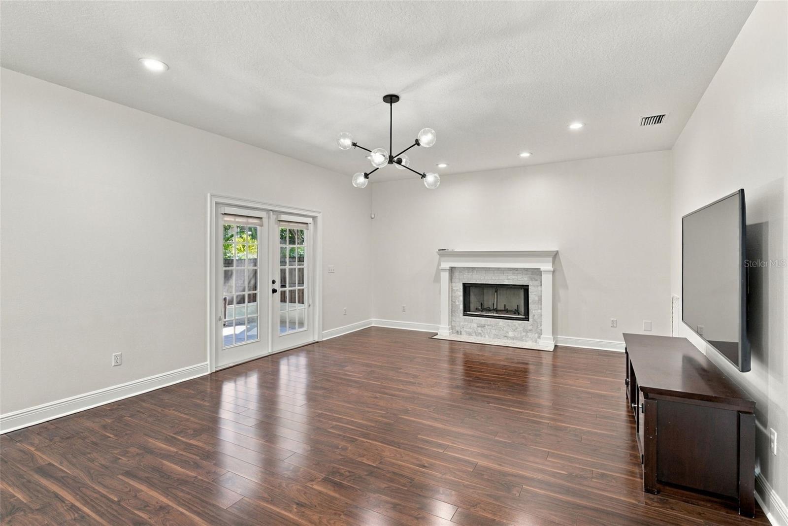 3308 W VILLA ROSA ST