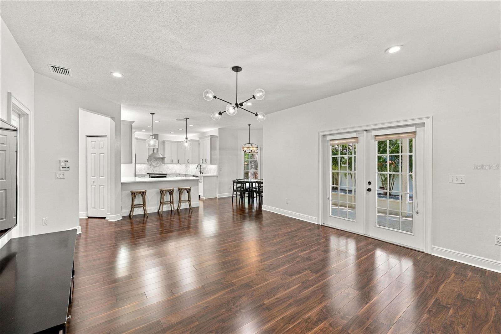 3308 W VILLA ROSA ST
