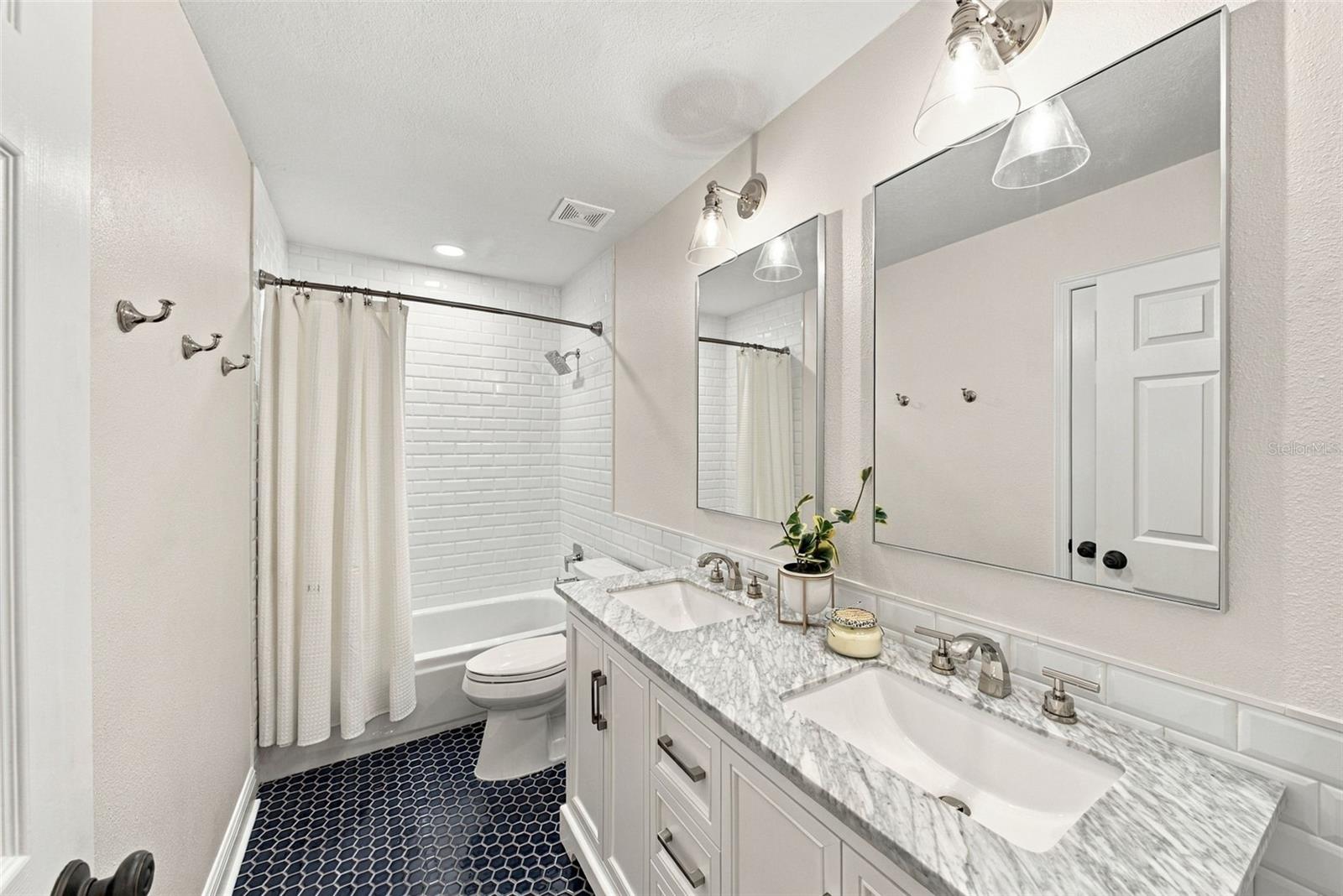 3308 W VILLA ROSA ST
