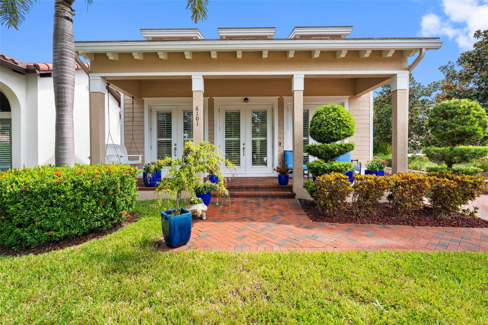 6101 YEATS MANOR DR