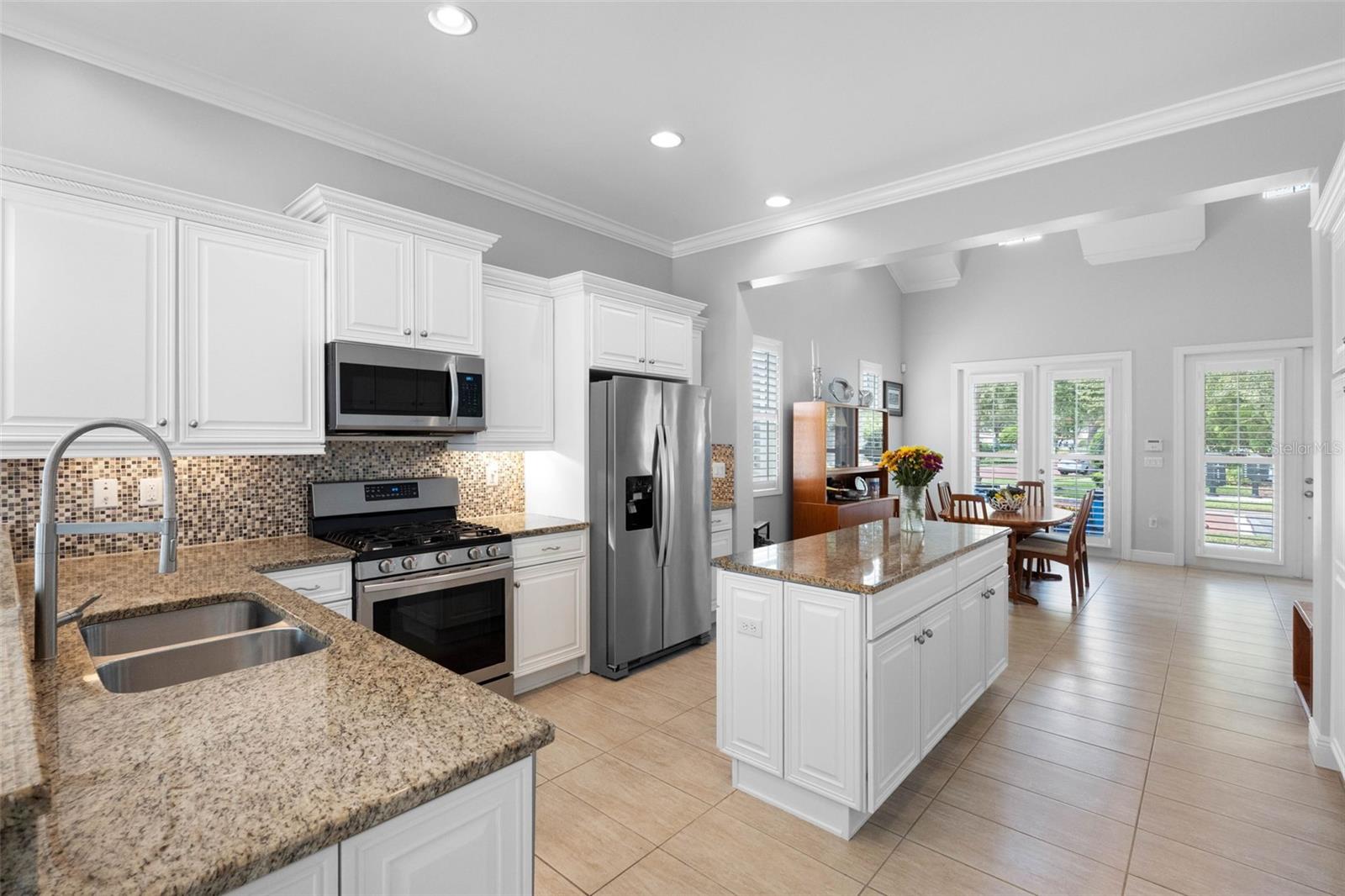 6101 YEATS MANOR DR