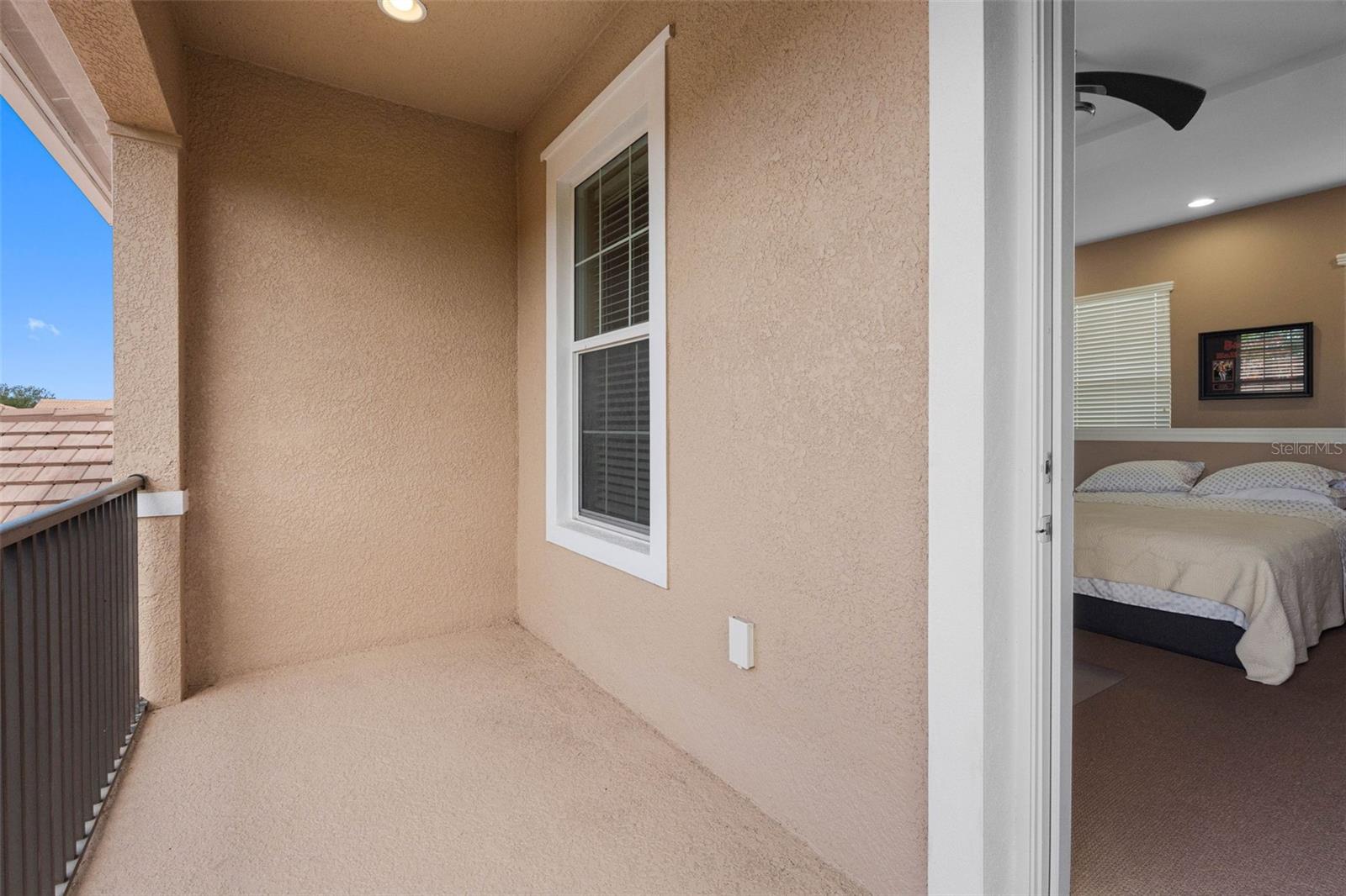 6101 YEATS MANOR DR