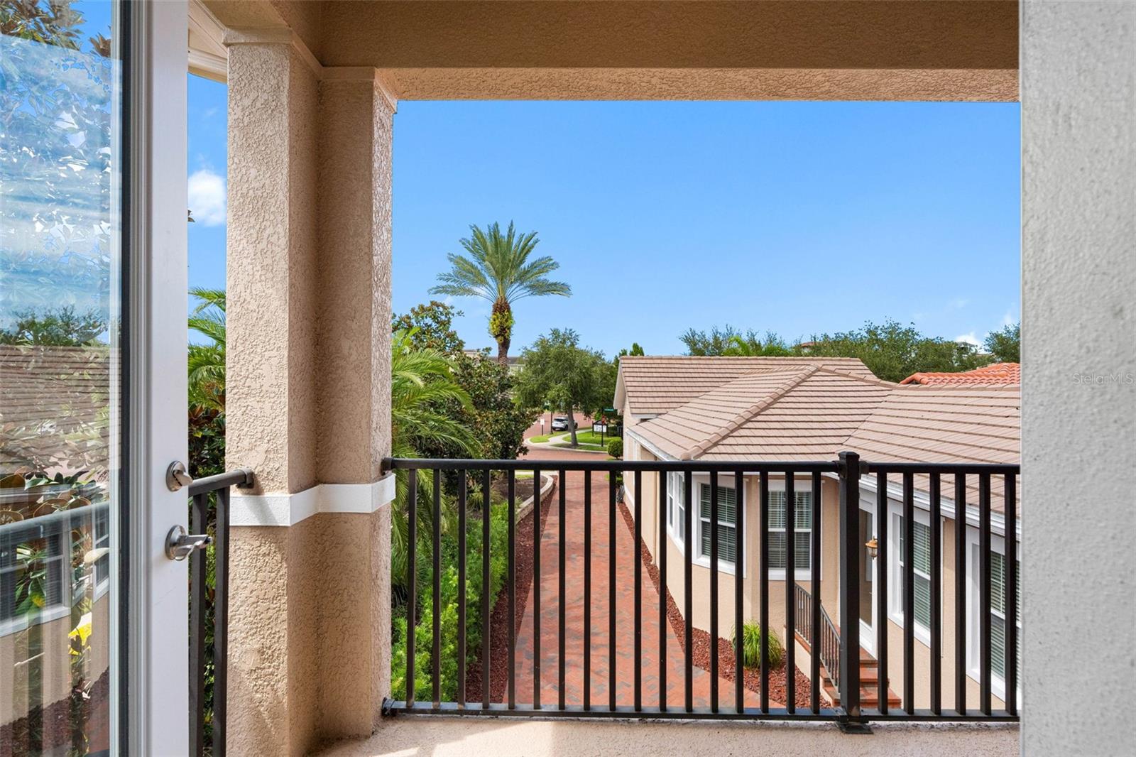 6101 YEATS MANOR DR
