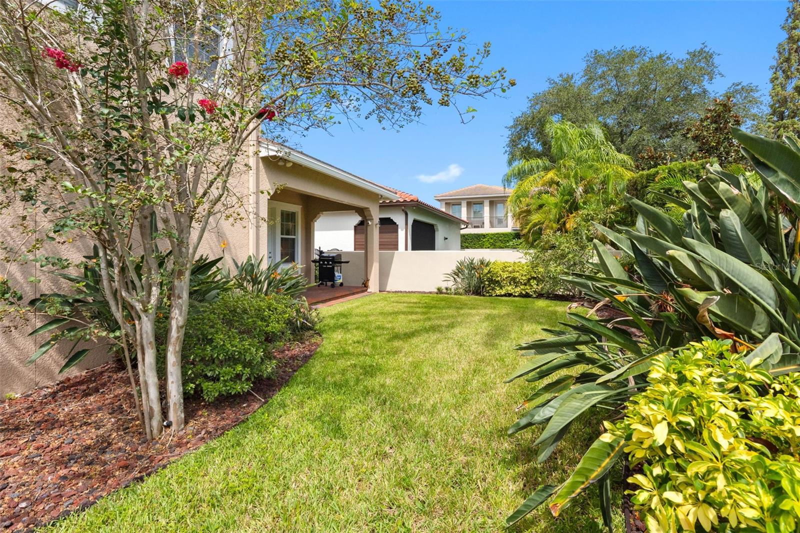 6101 YEATS MANOR DR